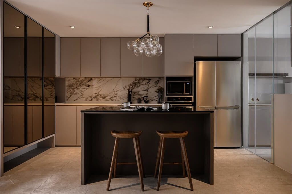 Modern kitchen design with functional layout and stylish finishes